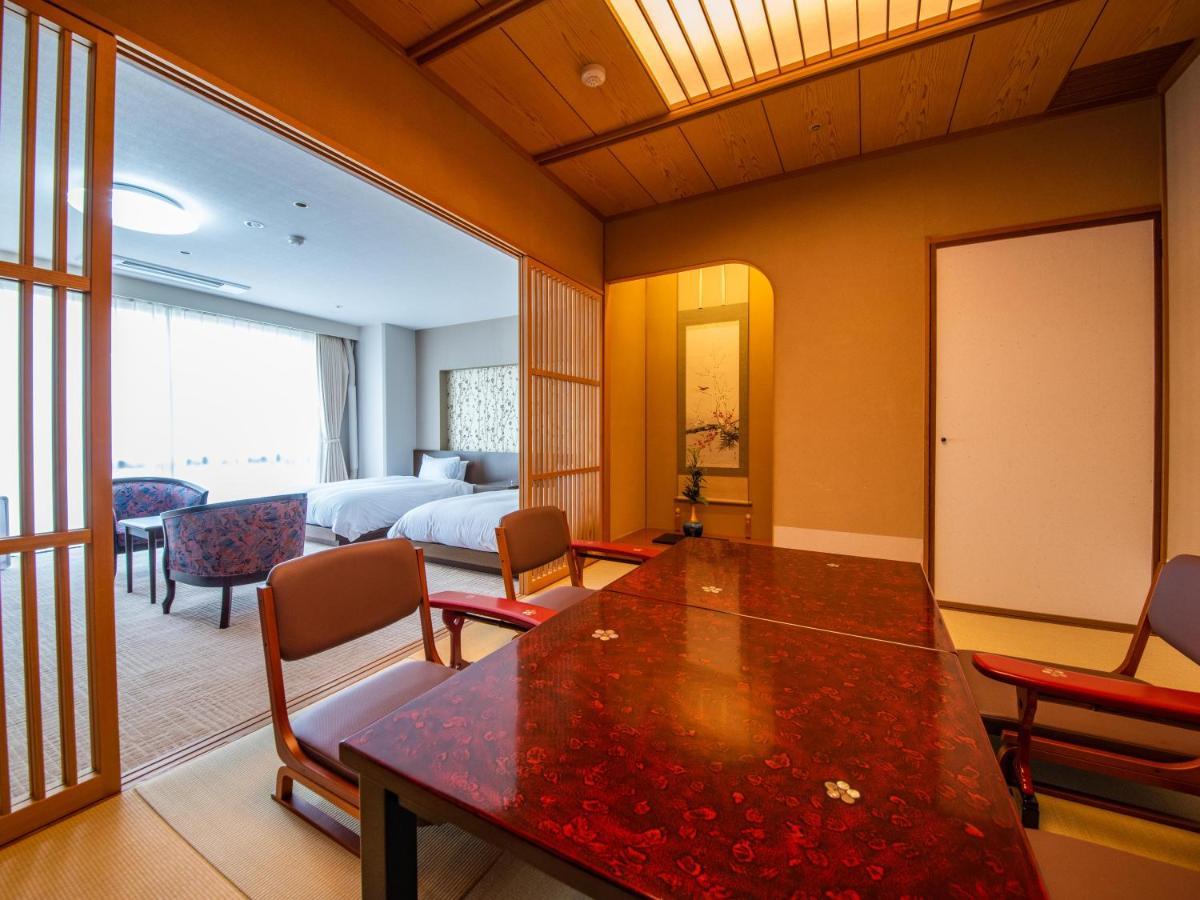 Yamashiro Onsen Miyabi No Yado Kaga Hyakumangoku Hotel Luaran gambar