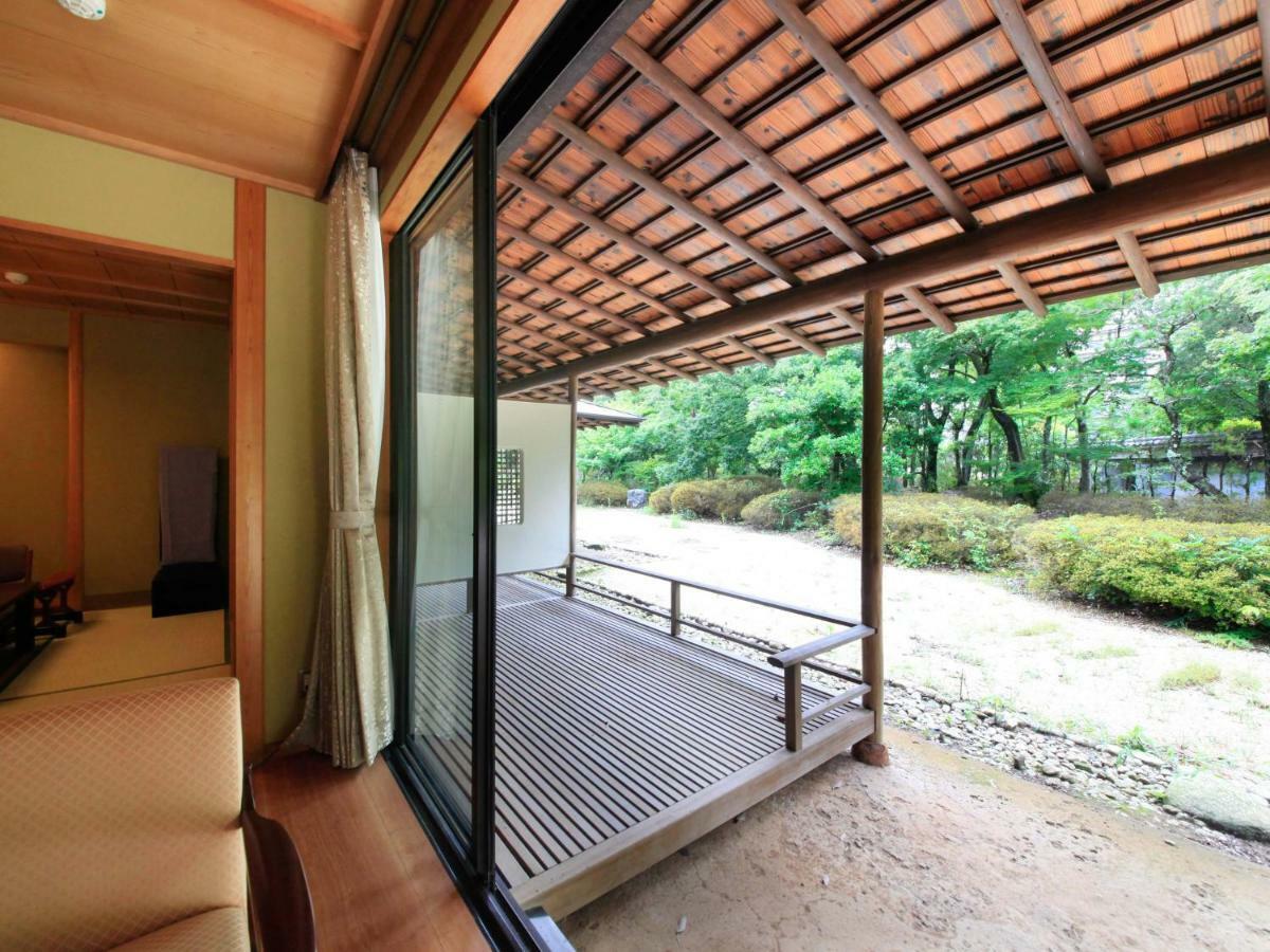 Yamashiro Onsen Miyabi No Yado Kaga Hyakumangoku Hotel Luaran gambar