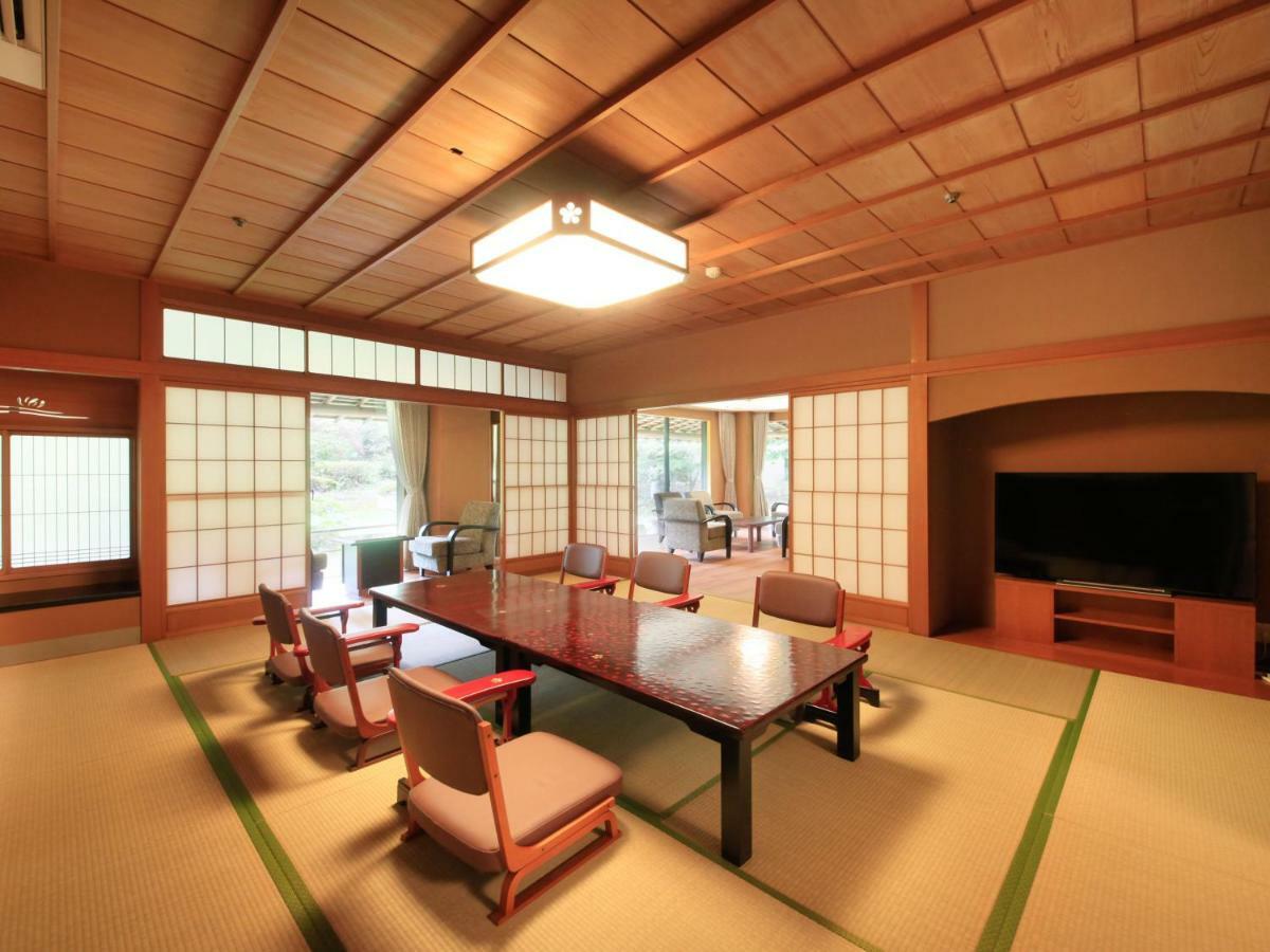 Yamashiro Onsen Miyabi No Yado Kaga Hyakumangoku Hotel Luaran gambar