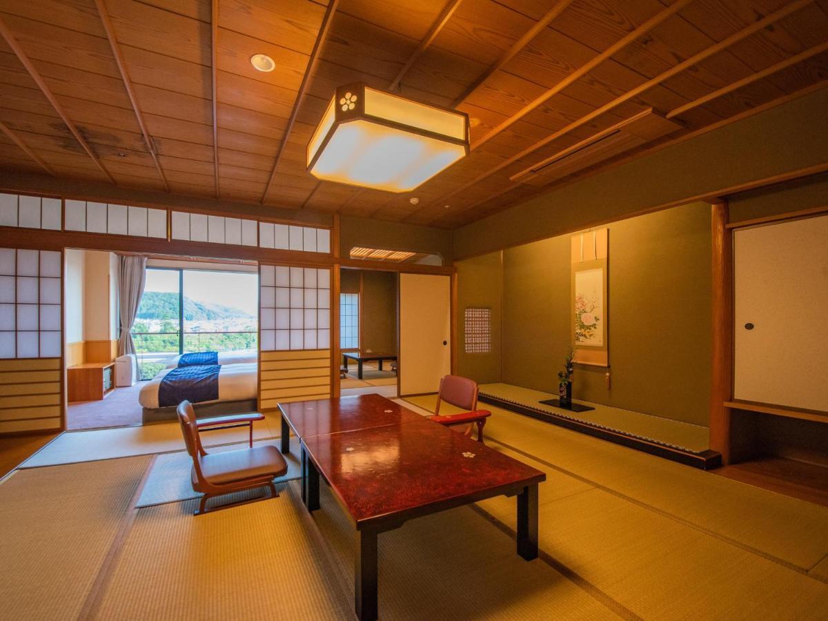 Yamashiro Onsen Miyabi No Yado Kaga Hyakumangoku Hotel Luaran gambar